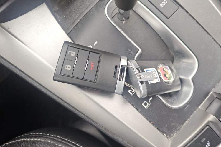 Used Chevrolet Captiva 2015 2.4L 4x4 Flagship Edition 7-Seater Vehicle Key