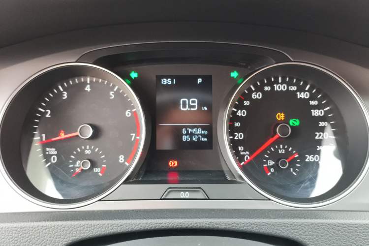 Used Volkswagen Golf 2016 1.6L Automatic Fashion Model
