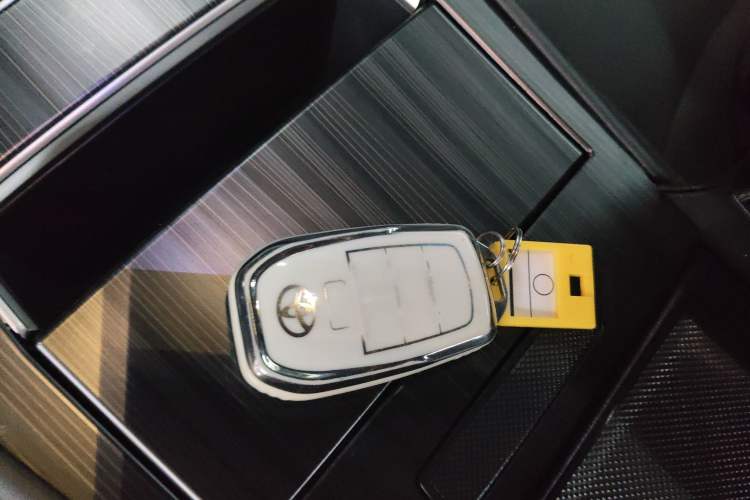 Used Toyota SIENNA 2024 2.5L Hybrid Four-Wheel Drive Prestige Edition