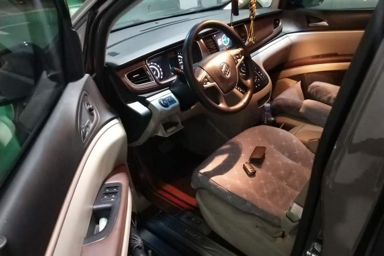 Used Buick GL8 2017 25S Luxury Version China V Standard Driver Seat