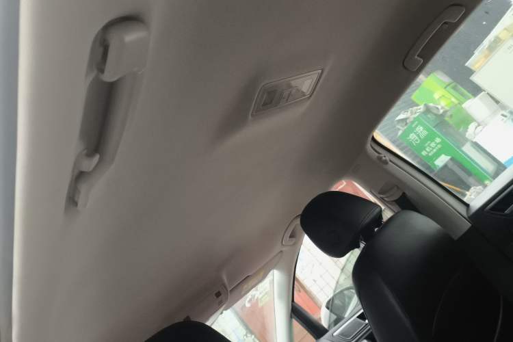 Used Volkswagen Golf Sportsvan 2018 1.6L Automatic Comfort Model Headliner