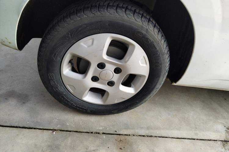 Used Roewe Clever 2021 302 km New Four-Seater Super-Efficient Version
