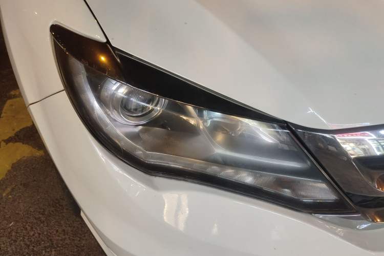 Used BYD S7 2015 2.0T Upgraded Automatic Luxury Version Right Front Headlight