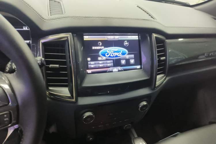 Used Ford Everest 2016 2.0T Gasoline Automatic 4x4 Flagship Edition Audio And AC Panel