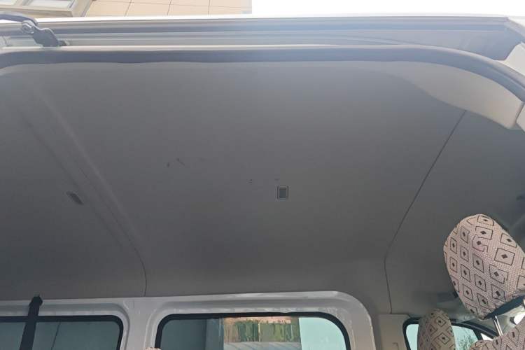 Used Ford Transit T8 2024 T8 2.0T Diesel Manual Mid-axle Mid-roof 6-seater Multi-function Version 2/2/2 Headliner