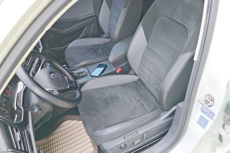 Used Volkswagen Sagitar 2019 280TSI DSG Luxury Model China V Emission Standard Left Front Seat