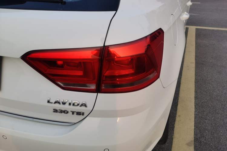 Used Volkswagen Gran Lavida 2015 230TSI DSG Comfort Edition