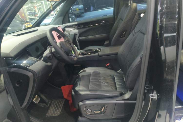 Used Zeekr 009 2024 7-Seater Walk-Through Version Four-Wheel Drive 108 kWh
