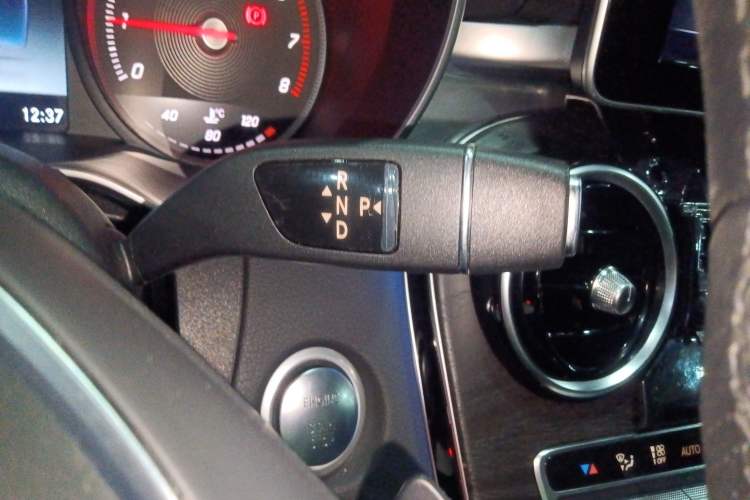 Used Mercedes-Benz C-Class 2017 C 200 L Sport Edition Gear Lever