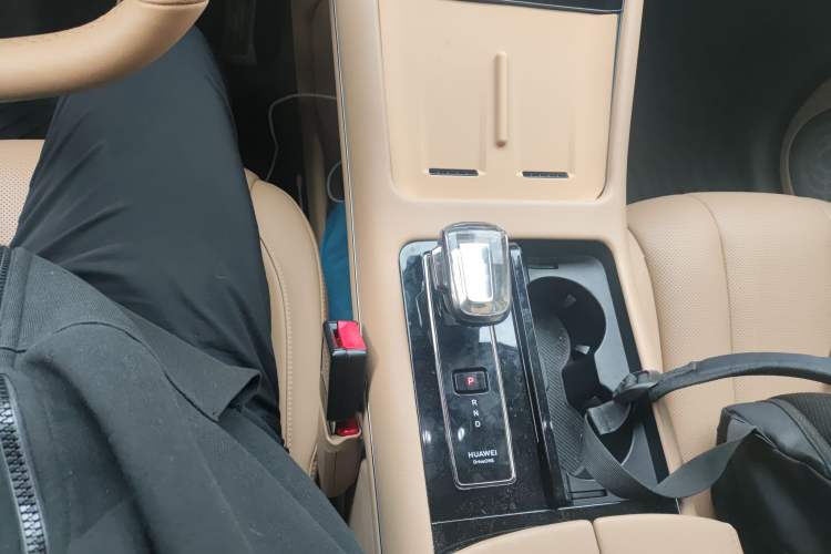 Used Hima AITO M7 2024 1.5T Rear-Drive Plus Version 6 Seats Gear Lever