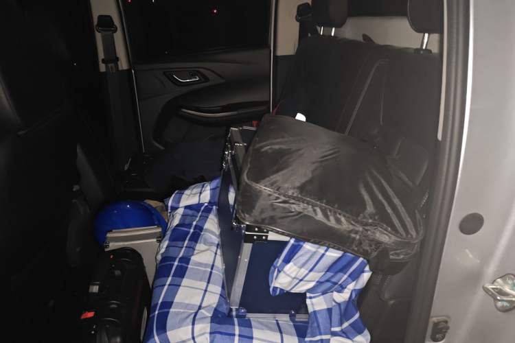 Used JMC Baodian 2023 2.5T Diesel 4x4 Comfort Edition Flat-Base Cargo Bed Long Wheelbase Model JX4D25A6L
