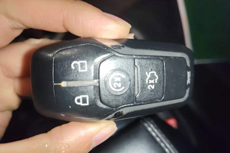 Used Lincoln MKX 2017 2.0T Two-Wheel Drive Deluxe Edition
