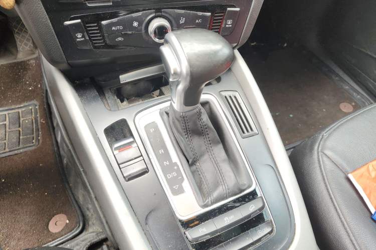 Used Audi Q5 2016 40 TFSI Trendy Edition Gear Lever