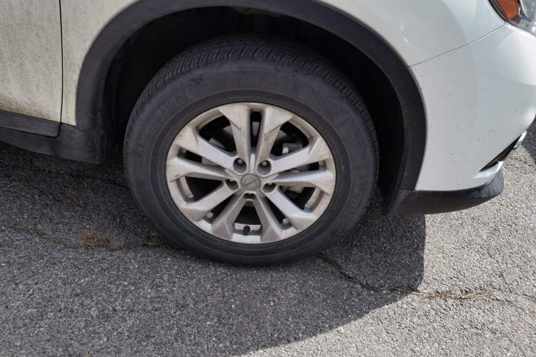 Used Nissan X-Trail 2014 2.0L CVT Comfort Edition 2WD Right Front Wheel Hub