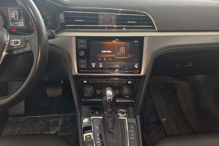 Used Volkswagen Lamando 2019 280TSI DSG Comfort Edition China VI standard
