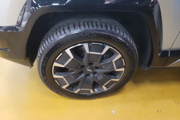 Used Formula Leopard Leopard 8 2025 Smart & Brave Flagship Edition 7 Seats