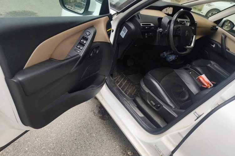 Used Citroen C4 Picasso 2015 1.6T Luxury 5-Seat Model Driver Seat