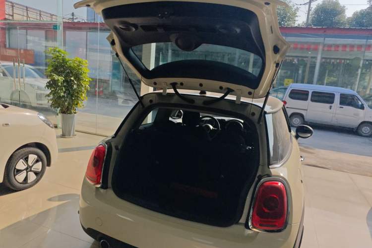 Used MINI MINI 2016 1.5T COOPER
