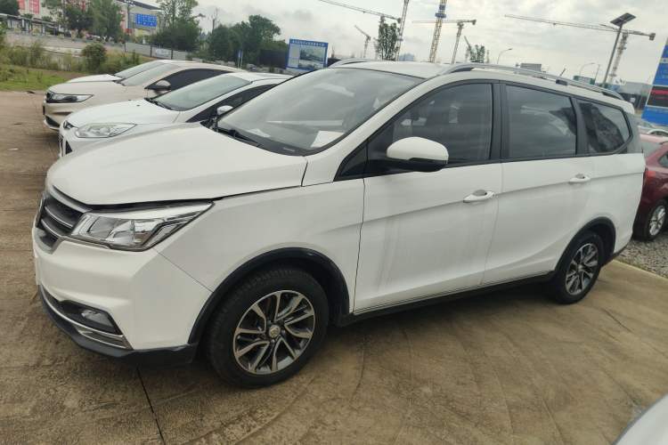 Used Baojun 730 2019 1.5T CVT Fashion Model 7 Seats China V Emission Standard
