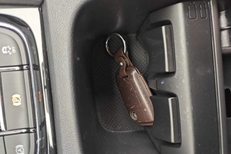 Used Skoda Kodiaq 2019 Facelifted TSI330 7-Seater Two-Wheel-Drive Luxury Enjoyment Edition China VI Standard
