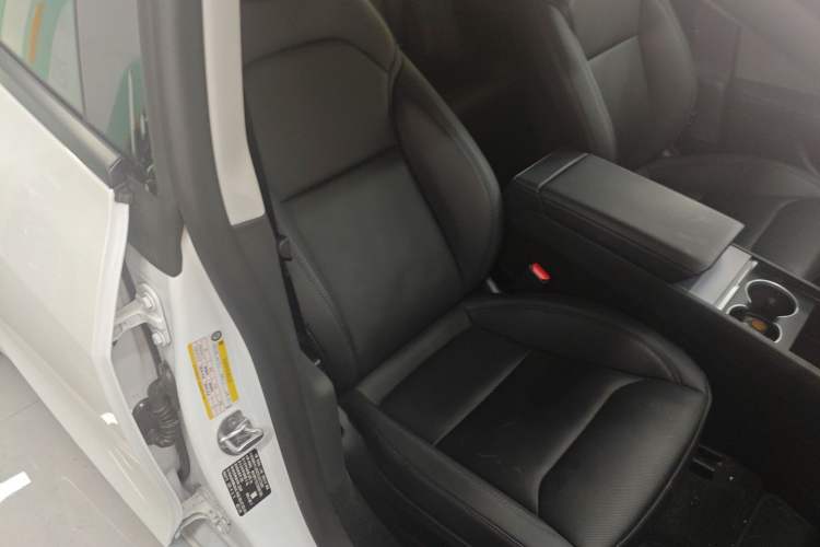 Used Tesla Model 3 2025 Model Revised Long-Range Rear-Wheel-Drive Version Right Front Seat