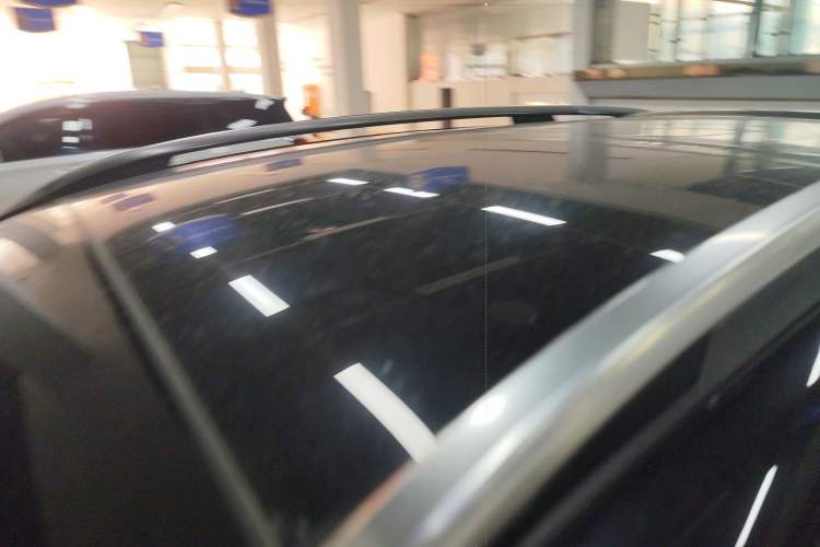 Used Mercedes-Benz GLC 2025 Refreshed GLC 300 L 4MATIC Dynamic Version 5 Seats Roof