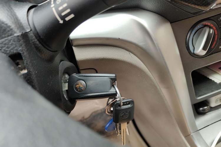 Used Venucia T70 2015 2.0L Manual RuiQu Version