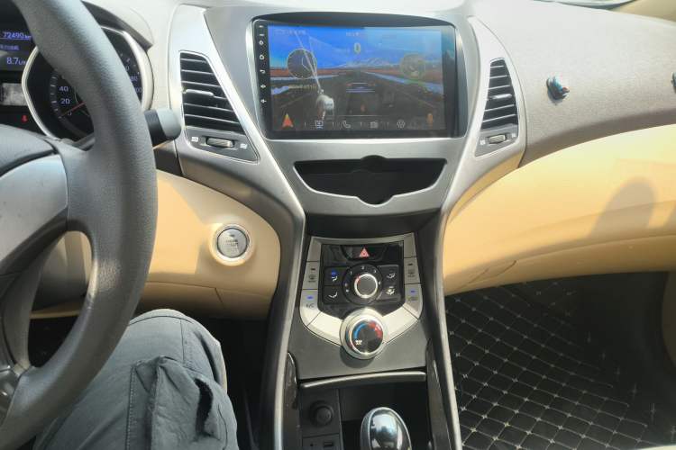 Used Hyundai Elantra (5th Generation / Langdong) 2013 1.6L Automatic Leading Model Audio And AC Panel