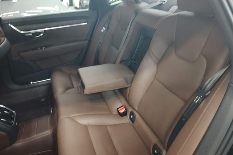 Used Volvo S90 2022 B5 Zhiyuan Luxury Edition
