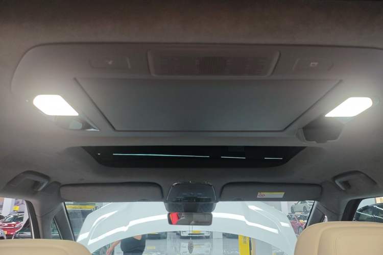 Used Zeekr 009 2024 7-Seater Walk-Through Version Four-Wheel Drive 108 kWh
