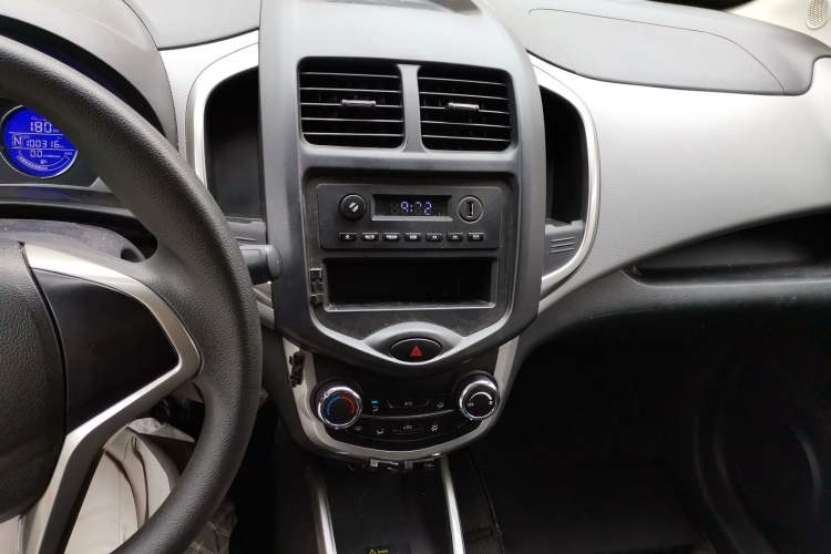 Used CHANGAN Benni E-Star 2021 National Edition Xin Yue Version (Fast-Charging Edition) Lithium Iron Phosphate (31.95 kWh) Audio And AC Panel