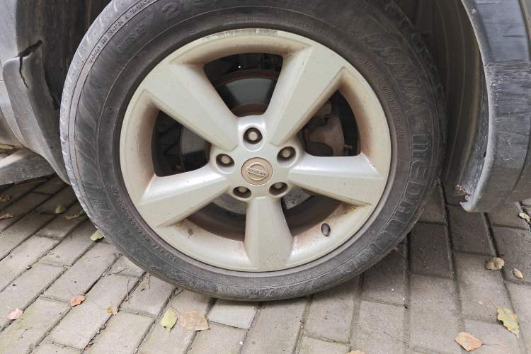 Used Nissan Qashqai 2011 2.0 XV Lea CVT 2WD Right Front Wheel Hub