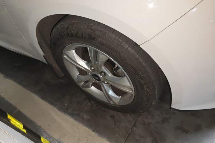 Used Ford Focus 2012 Sedan 1.6L Manual Fashion Edition
