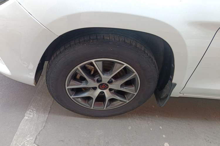 Used BYD Song 2016 GaiShi Edition 1.5TI Manual Elite Model Left Front Wheel Hub