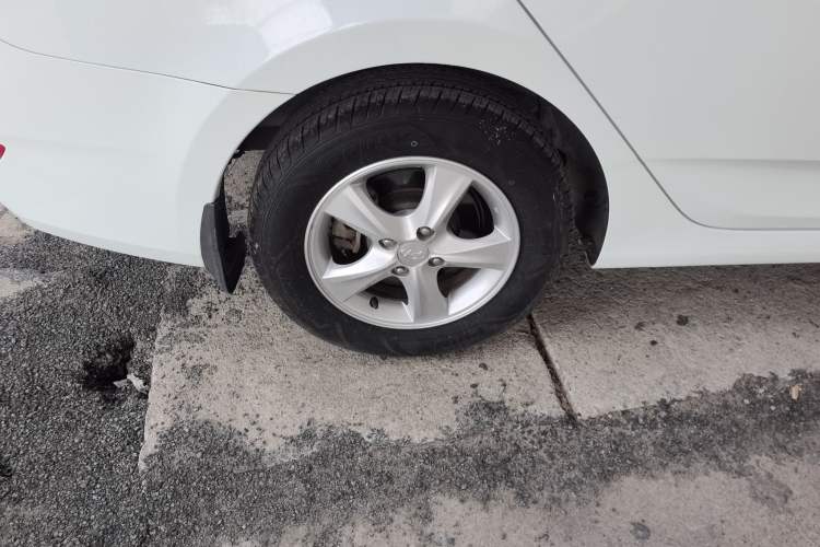 Used Hyundai Verna (older generation) 2016 1.4L Manual Smart GLS Trim
