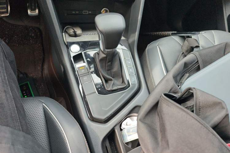 Used Volkswagen Tiguan L 2024 330TSI Automatic Two-Wheel Drive R-Line Enhanced Edition
