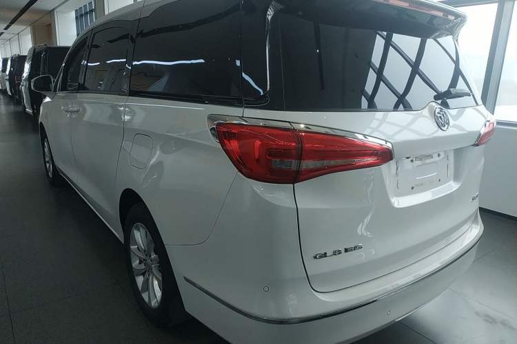 Used Buick GL8 2017 ES 28T Comfort Model China V Standard
