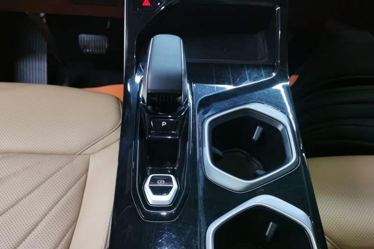 Used Geely Auto FX11 2023 1.5TD DCT Prestige Edition
