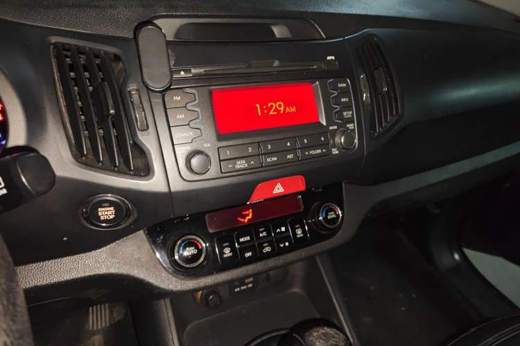 Used Kia Sportage R 2011 2.0L Automatic Two-Wheel Drive GLS Audio And AC Panel