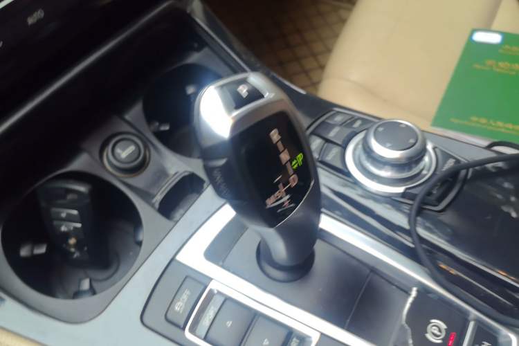 Used BMW 5 Series 2014 520Li Elegant Model
