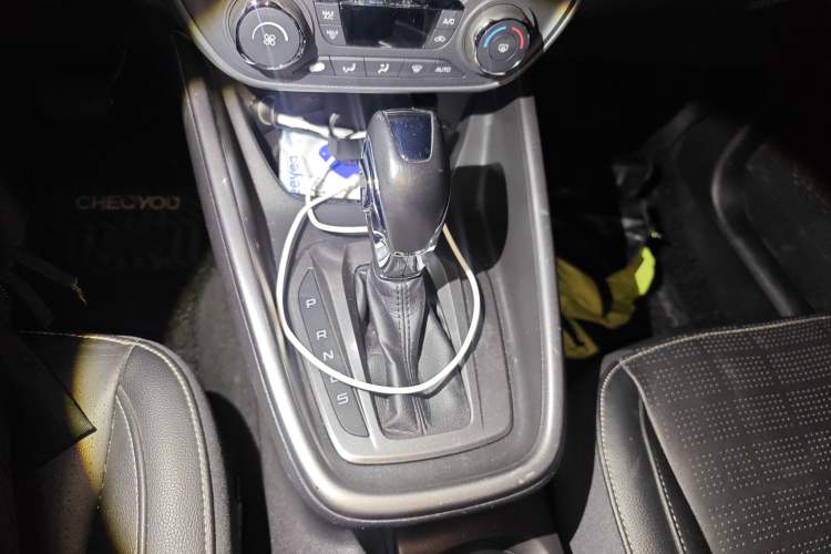 Used Ford Escort 2015 1.5L Automatic Fashion Model