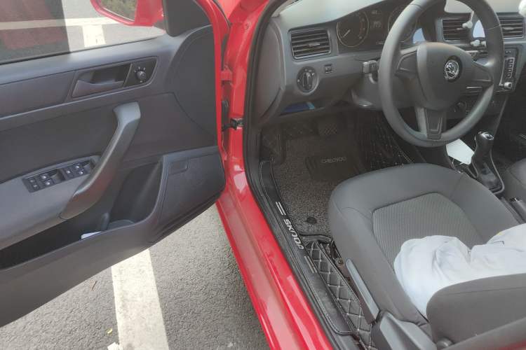 Used Skoda Rapid Spaceback 2016 Revised Version 1.6L Automatic Front-Drive Edition