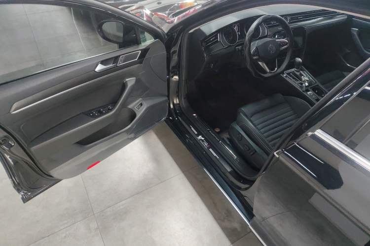 Used Volkswagen Magotan 2020 330TSI DSG Leading Model Driver Seat