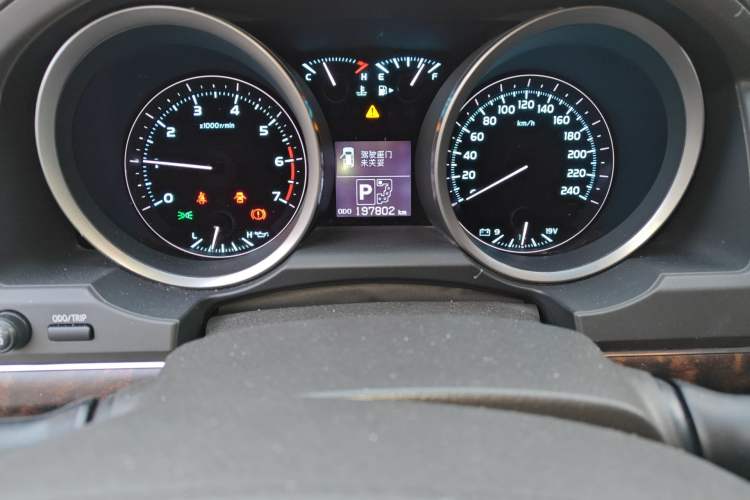 Used Toyota Land Cruiser 2007 4.7L Automatic VX-R Odometer Close Up