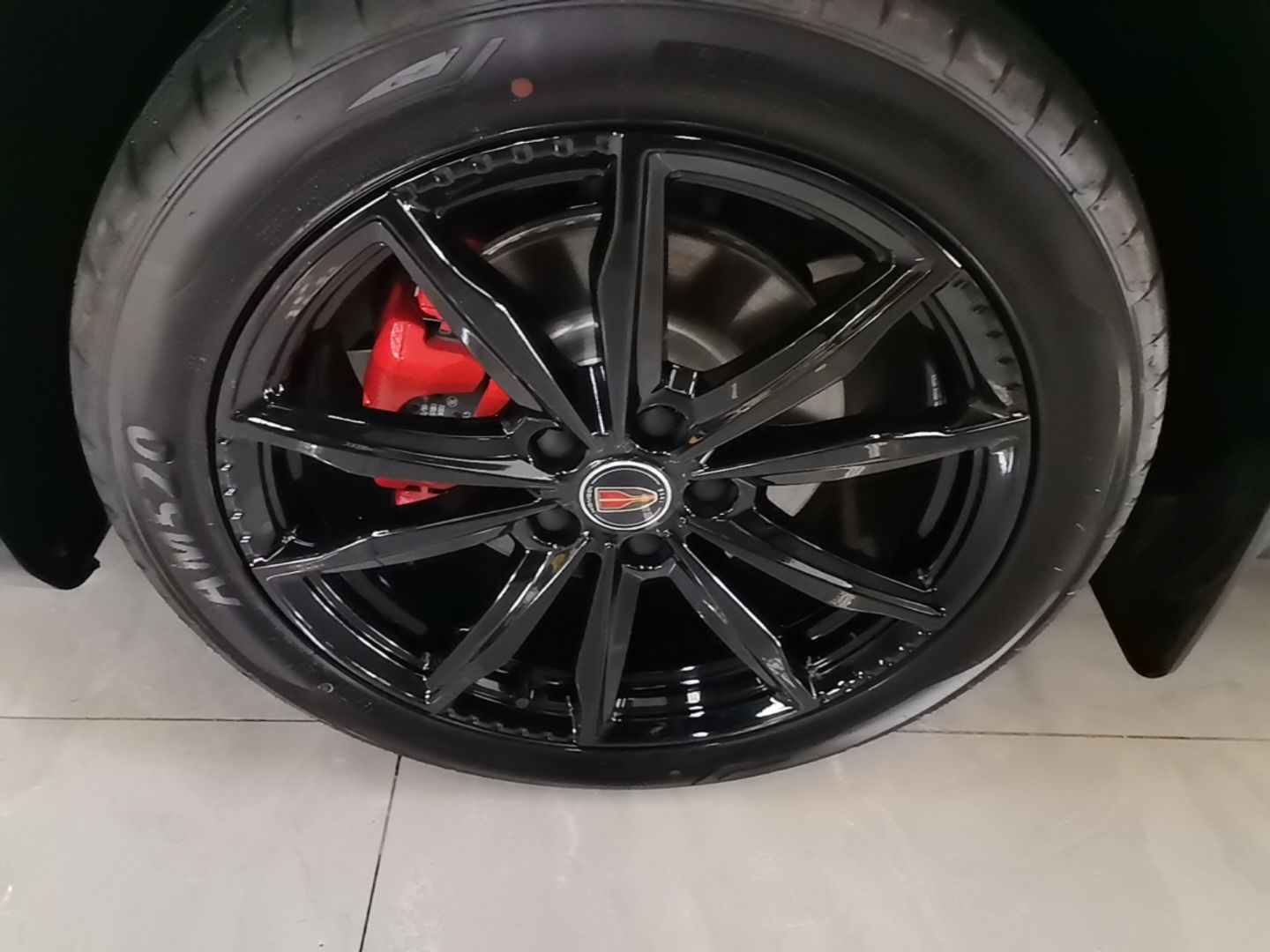 Hongqi H5 2025 Model 2.0T Automatic Xuan Ying 2 Million Units Commemorative Edition — снимка 10