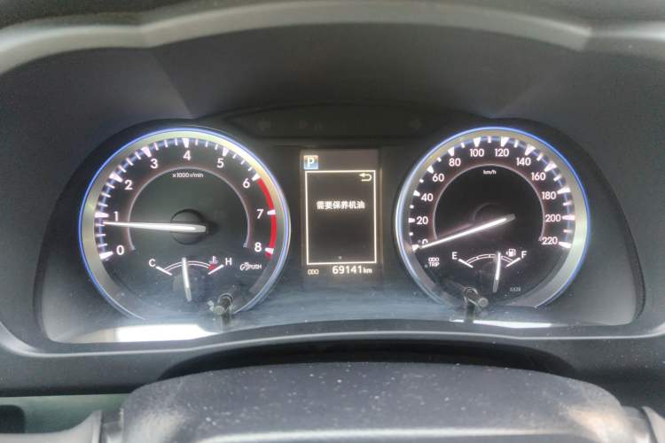 Used Toyota Highlander 2018 2.0T Four-Wheel Drive Luxury Version 7 Seats China VI Standard