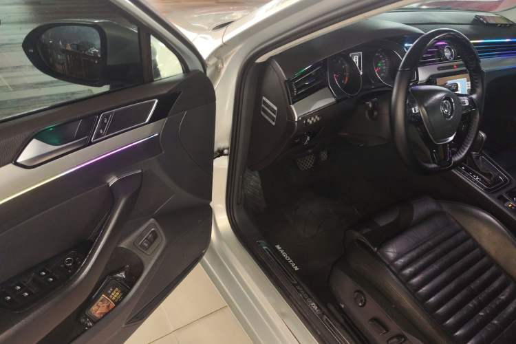 Used Volkswagen Magotan 2017 330TSI DSG Leading Model Driver Seat