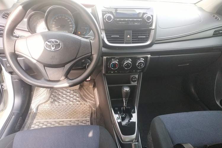 Used Toyota YARiS L Zhi Xiang 2017 1.5E CVT Dynamic Edition Center Console