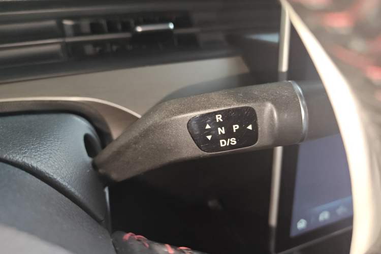 Used NETA V 2021 Long-Range Entertainment Edition Upgrade Model
