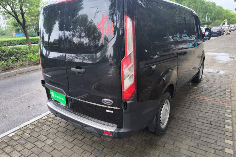 Used Ford Transit 2019 2.0T Gasoline Automatic Multi-Function Commercial Vehicle Short Wheelbase Low Roof 6-Seater China VI Standard
